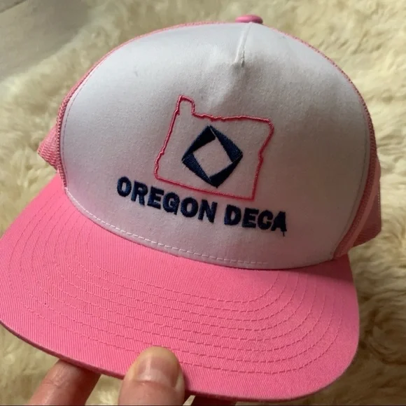 Vintage Oregon DECA Business Club Trucker Hat retro - Picture 2 of 5